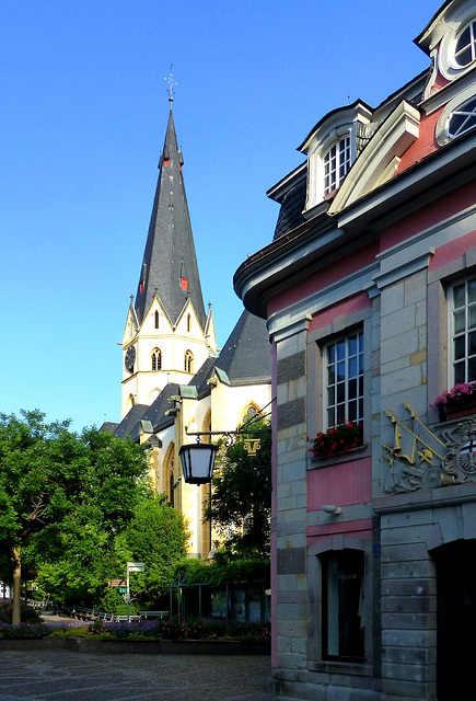 DE - Ahrweiler - View across Market Square towards St. Laurentius