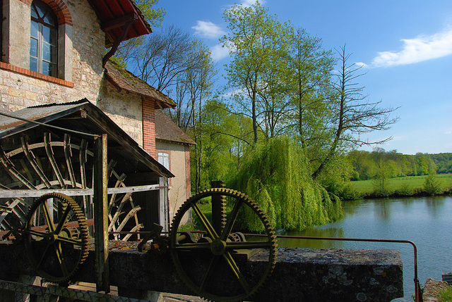 J'espère qu'un jour ce moulin reprendra du service . ...... J'espère qu'un jour ce moulin reprendra du service . ......