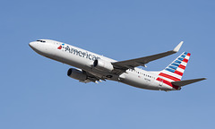 American Airlines Boeing 737 N876NN