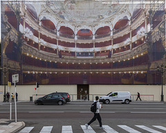 L'Opéra est dans la rue - Die Oper ist auf der Straße - L'Opéra is in the street