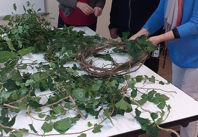 Atelier couronne de Noël au FRB