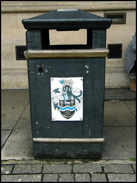 Marlborough bin