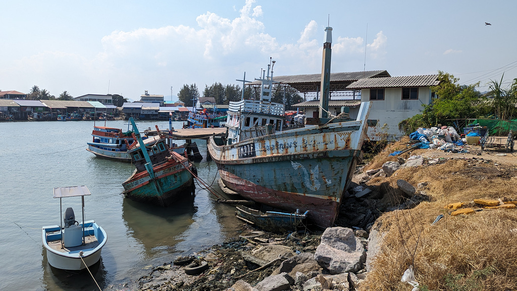 Fishing boats / Bateaux de pêche 24-TM27F