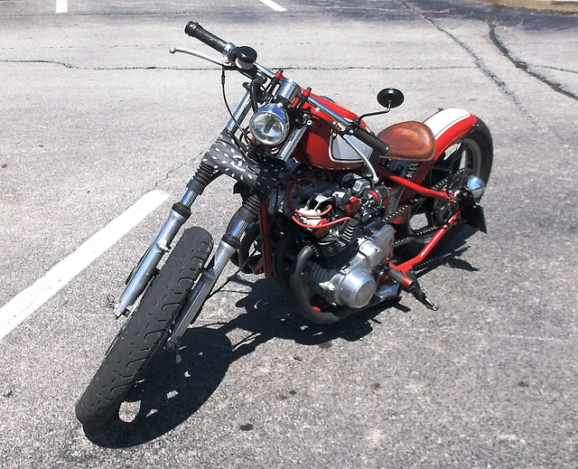 Homemade gem bike / Une perle de moto au style unique