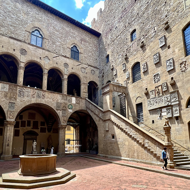 Florence 2023 – Museo nazionale del Bargello – Courtyard