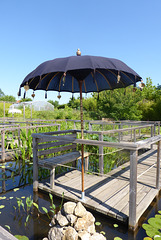 une vue du labyrinthe des jardins d'eaux une vue du labyrinthe des jardins d'eaux