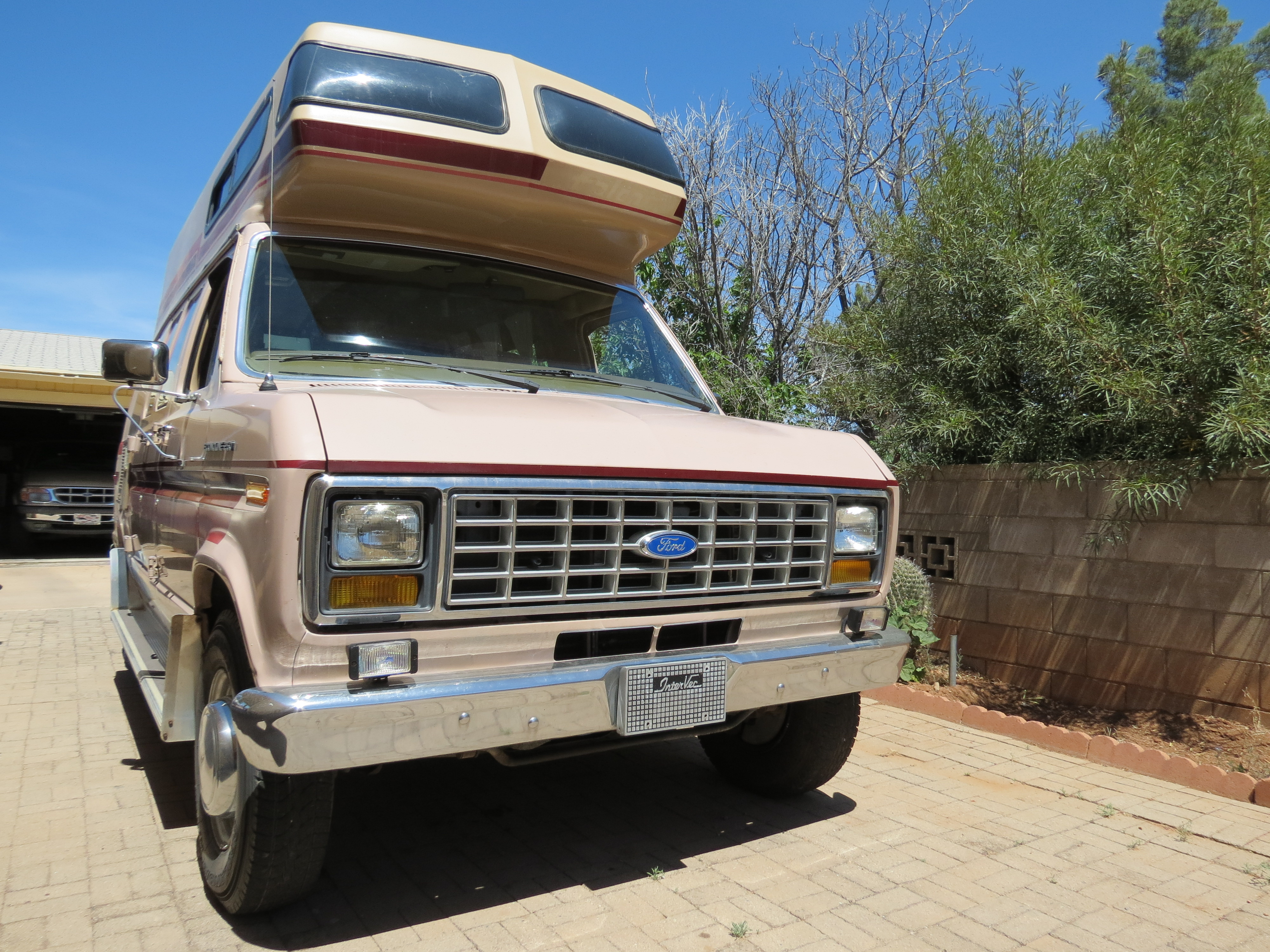 1990 Ford INTERVEC Falcon