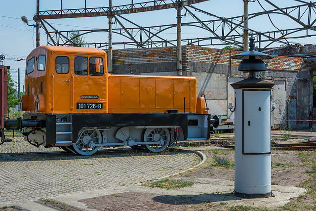 V 18 der Deutschen Reichsbahn und ein Läutewerk