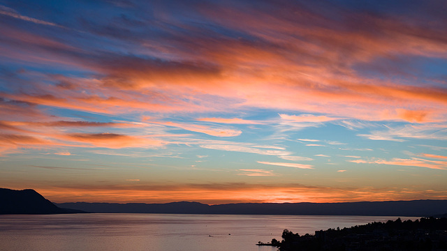 260912 Montreux crepuscule