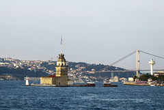 Leander-Turm (Kiz Kulesi - im Hintergrund die 1. Bosporusbrücke)