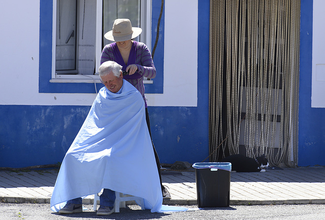 Penedos, Village life