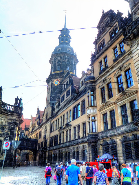 Dresden. Schloss mit Übergang zur Hofkirche. ©UdoSm