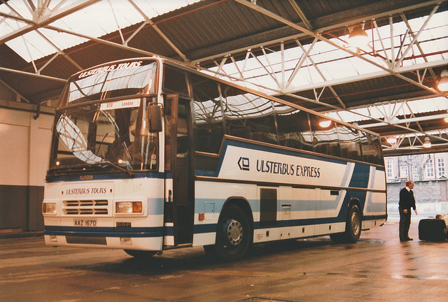 Ulsterbus AAZ 1670 in London - 30 Nov 1997