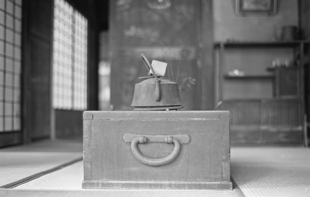 Kettle on the hibachi  in a tatami room