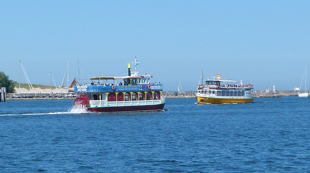 Touristenschiffe