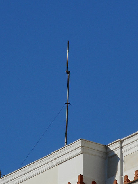 VHF sleeve dipole