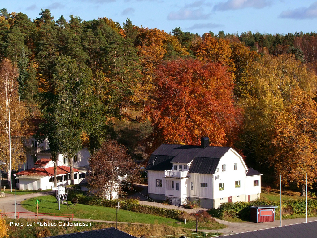 Autumn view from Håverud 25.Oct.2015. 58°49′15″N 12°24′38″E (approx. address: Akveduktvägen 3, 464 72 Håverud, Sverige)