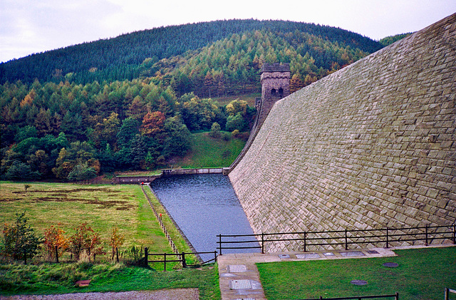 Dam at the southern end of Derwent Reservoir (Scan from 1989)