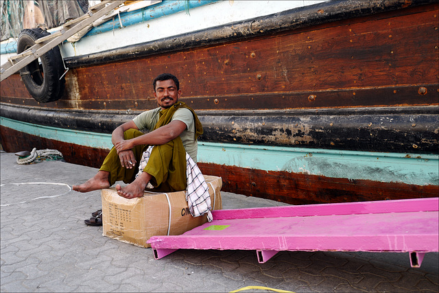 Dubai, The Dhows, coolie, smoking pause