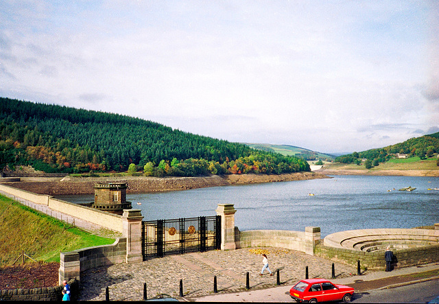 The southern end of Ladybower Reservoir (Scan from 1989)