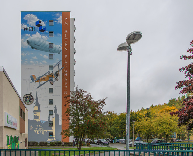 (282/365) Wandgestaltung an einem Neubaublock am ehemaligen Chemnitzer Flughafen