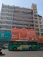 Bus et bijoux / Jewels vs bus Bus et bijoux / Jewels vs bus