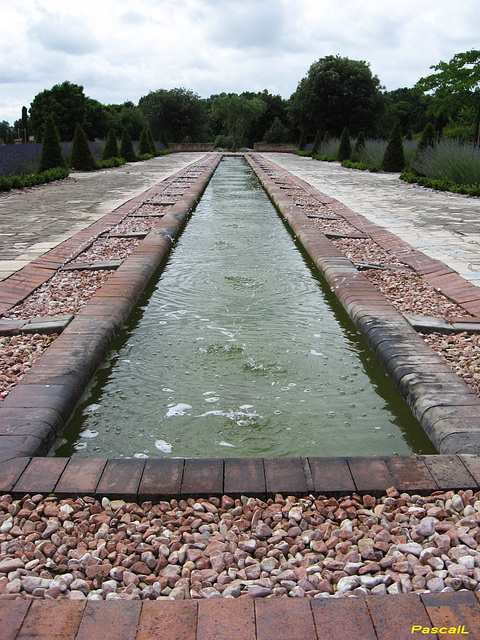 les jardins de Compostelle à TRIZAY, le grand canal