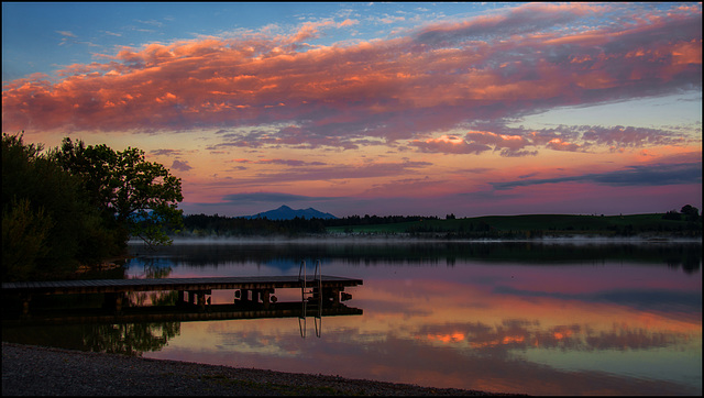 Morgenrot über dem Bannwaldsee