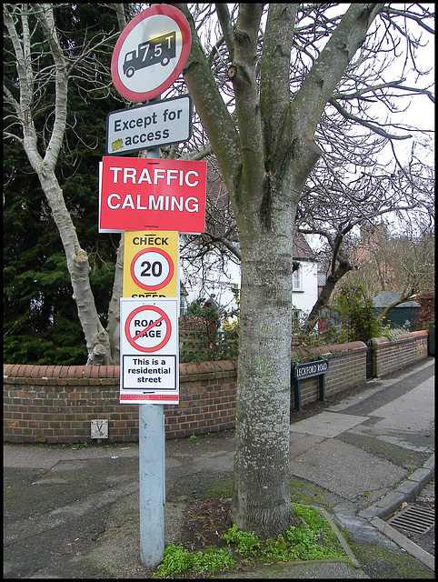 Leckford Road signage clutter