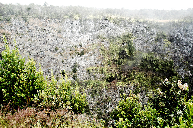 Lua Manu Pit/crater