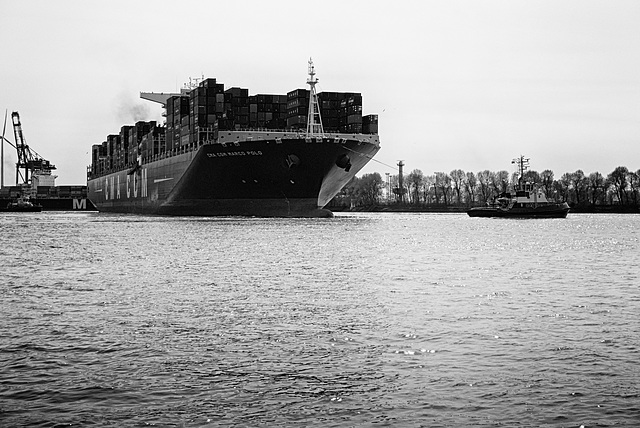 containerschiff-1200903-co-29-04-15sw