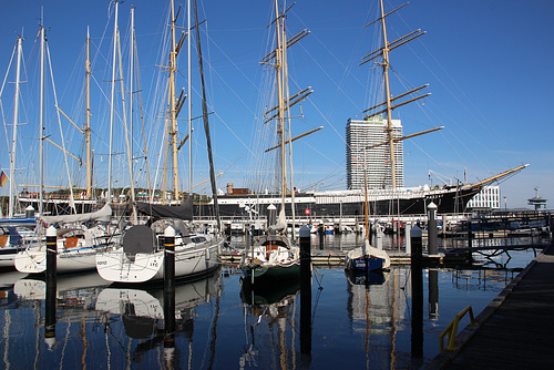 Yachthafen u. PASSAT