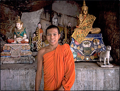 Le jeune moine et la grotte sacrée