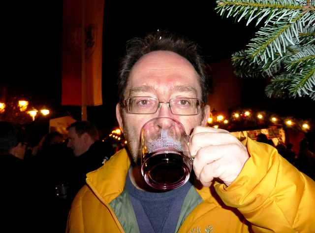 Glühwein auf dem Weihnachtsmarkt in Ahrweiler