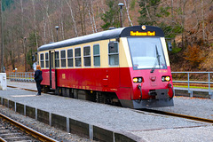 the driver waiting for some passengers to come