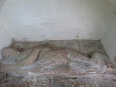 barnack church, hunts  (36) c14 tomb effigy of knight