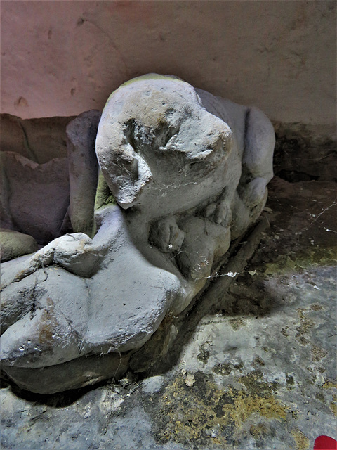 barnack church, hunts  (36) early c15 tomb effigy dogs c1400