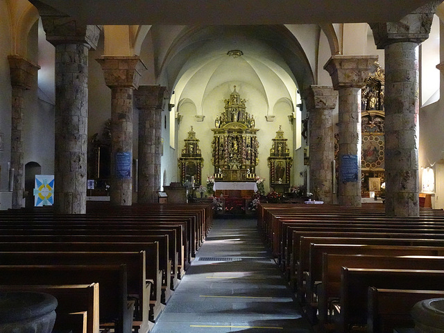 Innenansicht der Kirche der Heiligen Maria Magdalena in Troistorrents