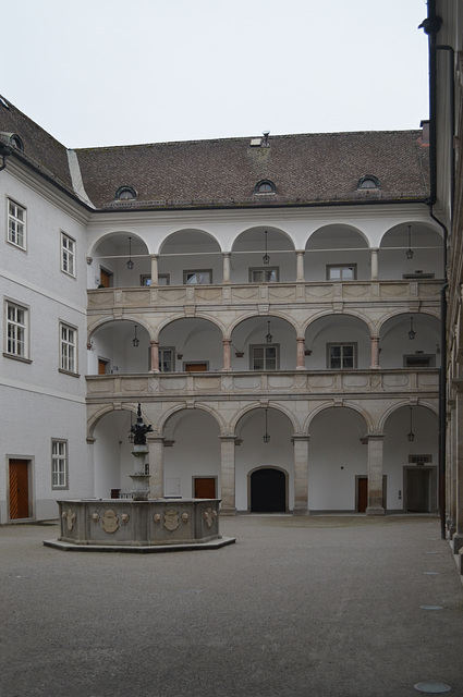 Linz-Landhaus Courtyard