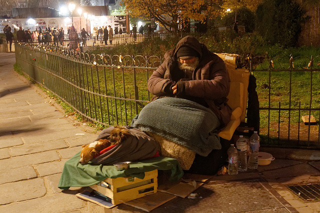 Les misérables sur le parvis de Notre-Dame