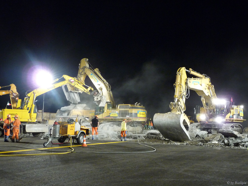 Pistensanierung Piste 16/34 Flughafen Zürich-Kloten (© Buelipix)