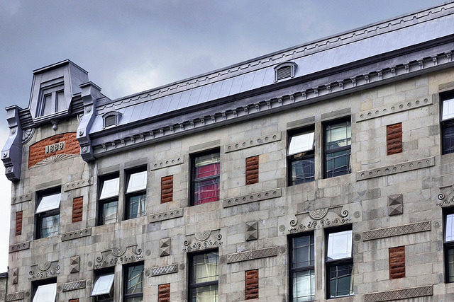 Anno 1889 – St-Antoine Street at St-Laurent, Montréal, Québec