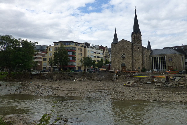 Folgen der Flut - hier stand früher die Kurgartenbrücke