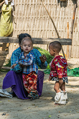 Zwischehalt in der Nähe von Myinmu am Irrawaddy (© Buelipix)