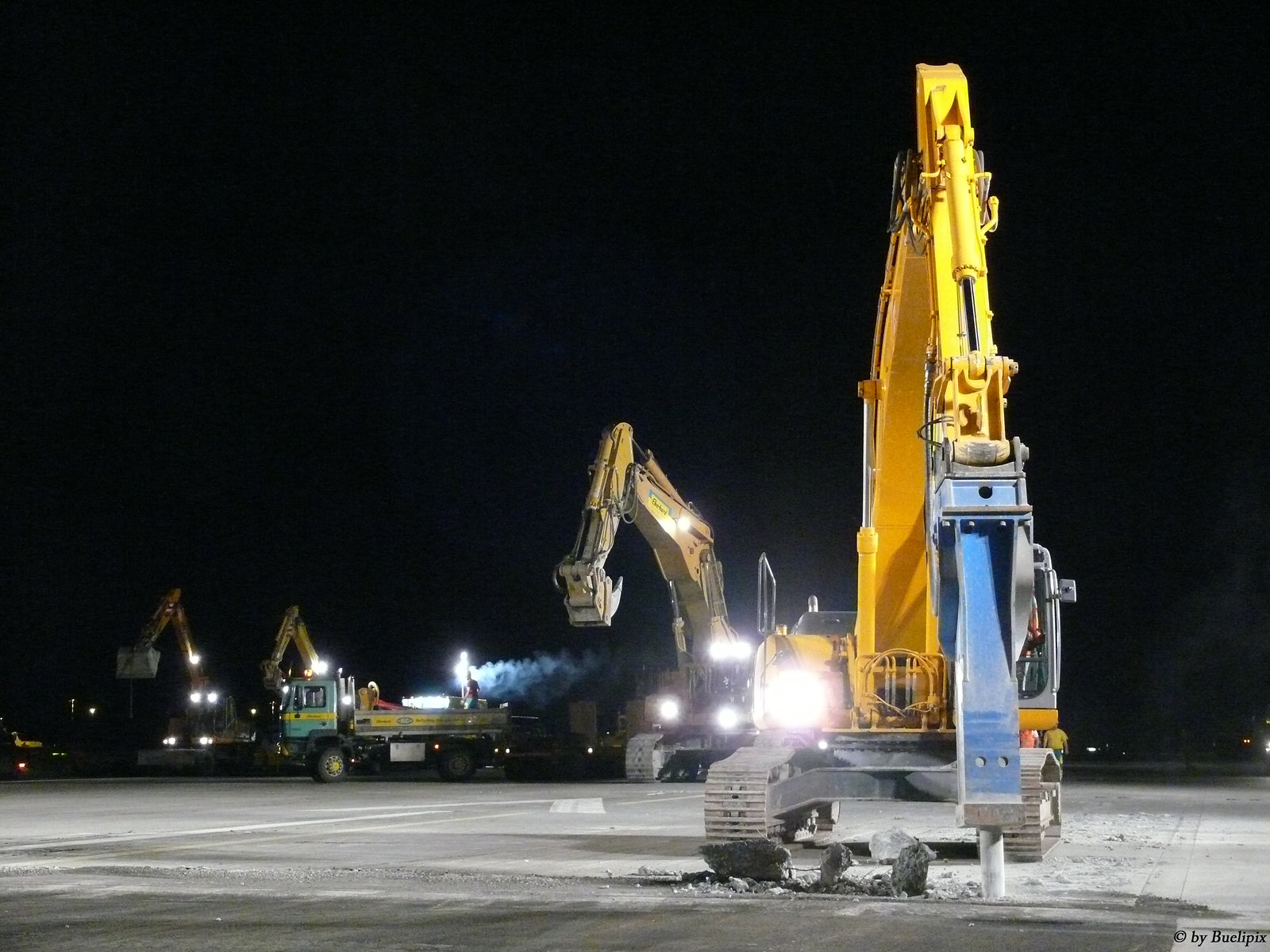 Pistensanierung Piste 16/34 Flughafen Zürich-Kloten (© Buelipix)