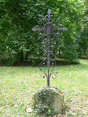 Schmiedeeisernes Grabkreuz
