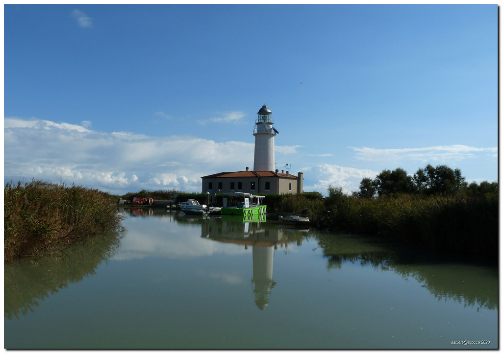 Faro del Po di Goro dal lato opposto