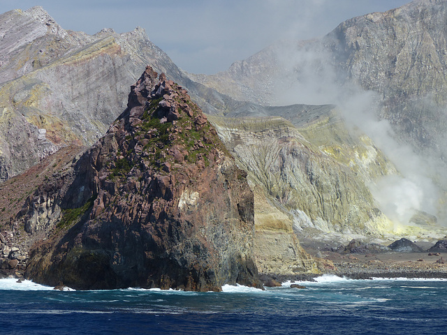 Whakaari/White Island (31) - 25 February 2015