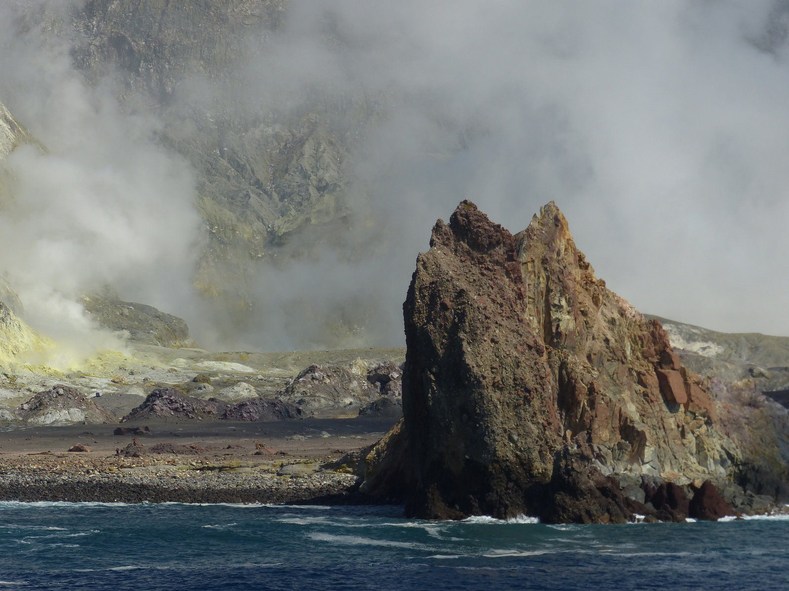 Whakaari/White Island (32) - 25 February 2015