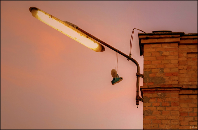 Shoefiti - or, Try walking in my shoes! (◕‿-) Shoefiti - or, Try walking in my shoes! (◕‿-)
